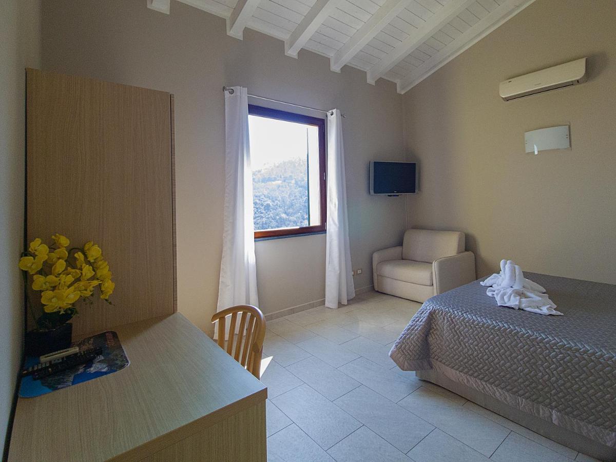 Agriturismo La Pietra 1 E La Pietra 2 Специя Экстерьер фото