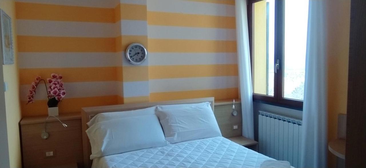 Agriturismo La Pietra 1 E La Pietra 2 Специя Экстерьер фото