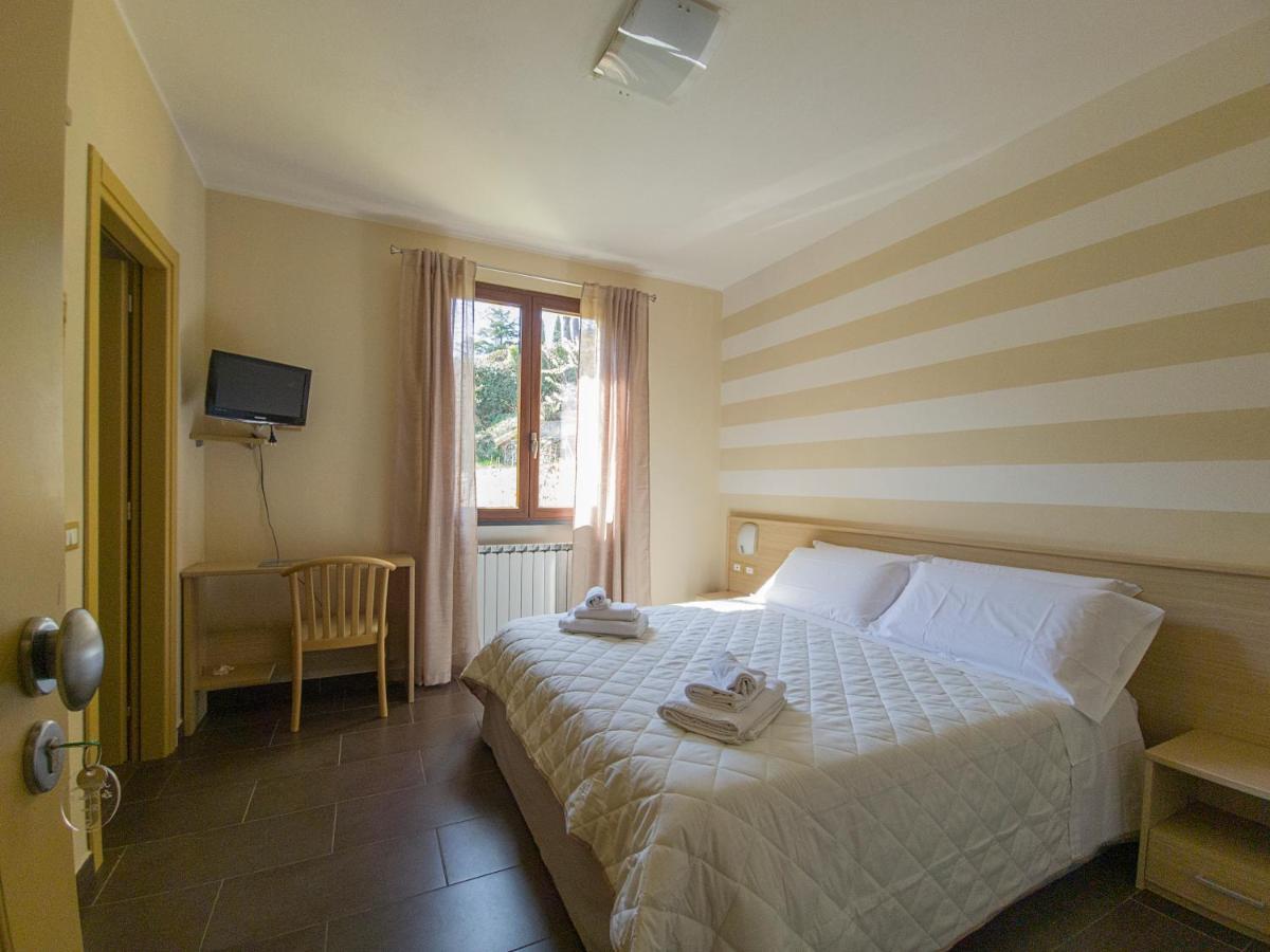 Agriturismo La Pietra 1 E La Pietra 2 Специя Экстерьер фото