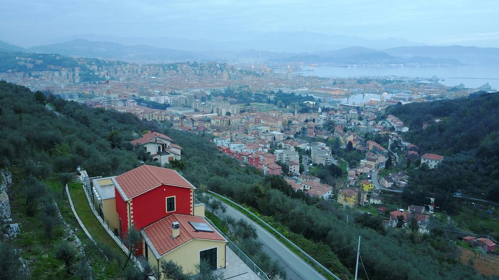 Agriturismo La Pietra 1 E La Pietra 2 Специя Экстерьер фото
