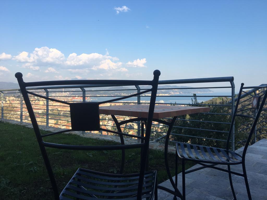 Agriturismo La Pietra 1 E La Pietra 2 Специя Экстерьер фото